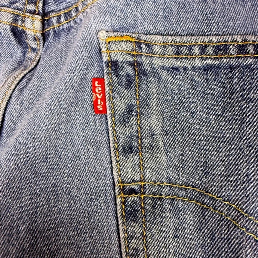 Levis 541 Athletic Taper Mens Blue Medium Wash Denim Jeans 40x30‎ 18181-0334